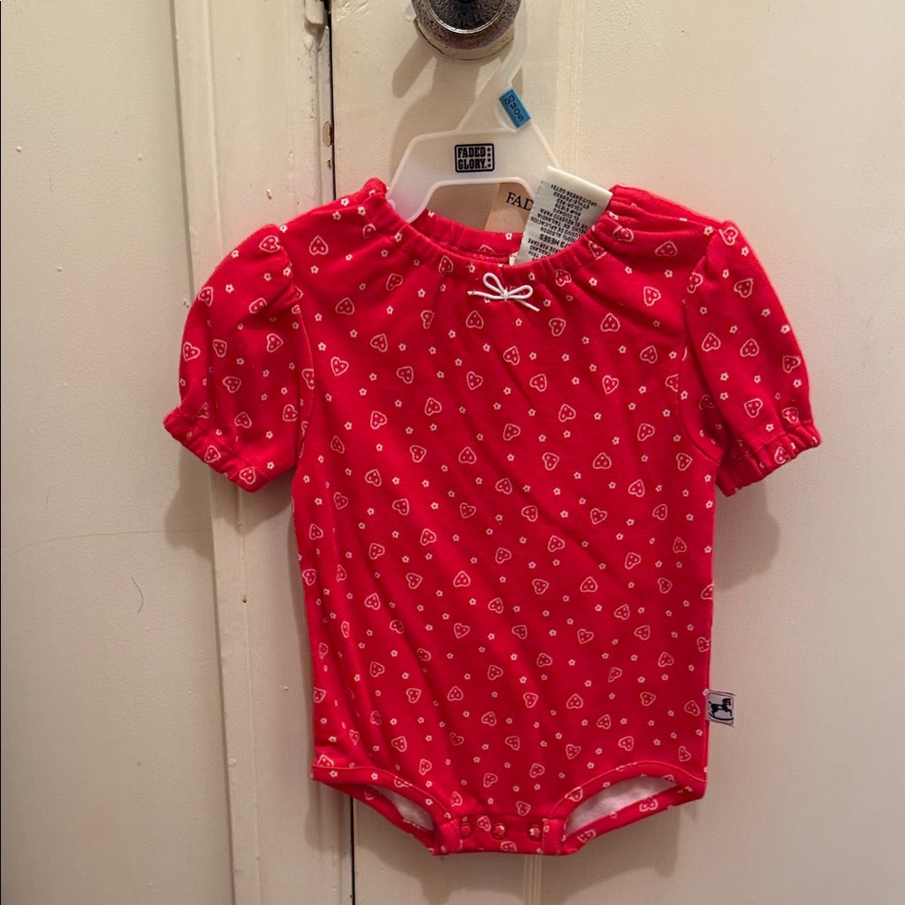 *NWT* Red Heart Patterned Kids Shirt